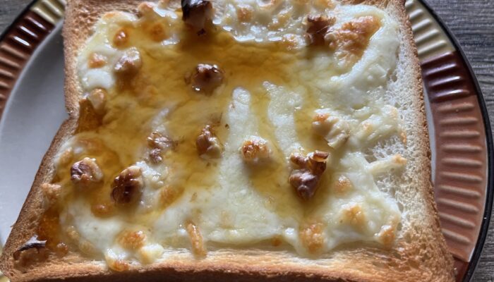 メープルチーズくるみトースト