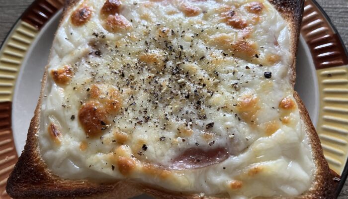 クリーミーハムチーズトースト