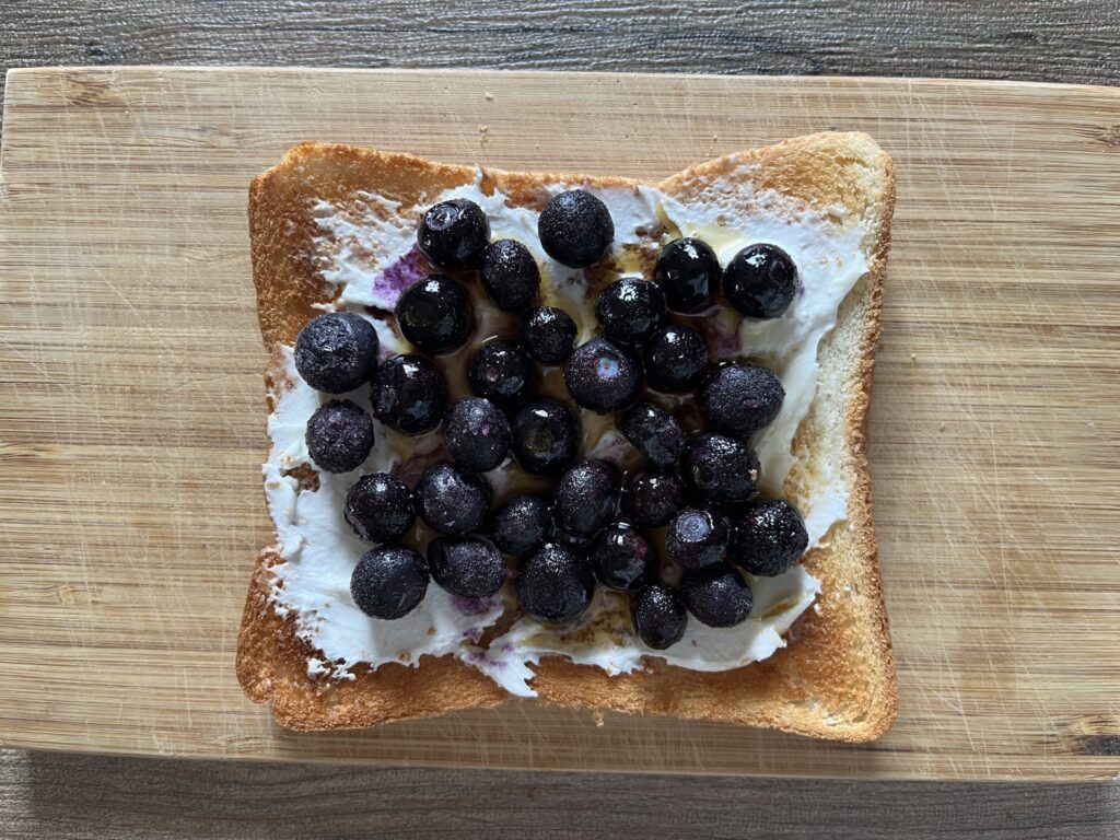 メープルシロップをかける