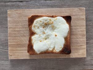 チーズに焼き目がつくまで焼く