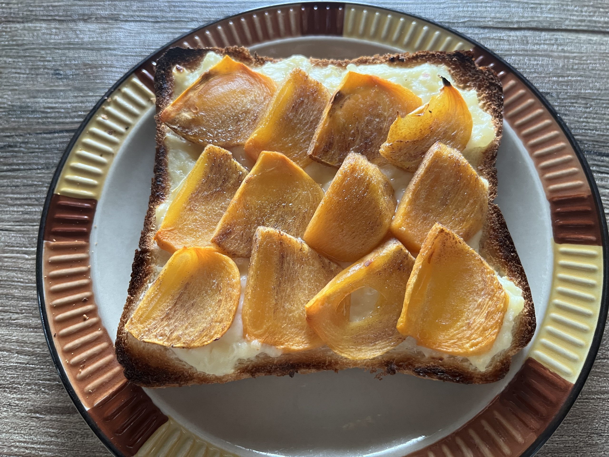 柿とカスタードクリームのトースト