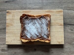 粉砂糖をかける