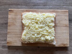 食パンにのせる