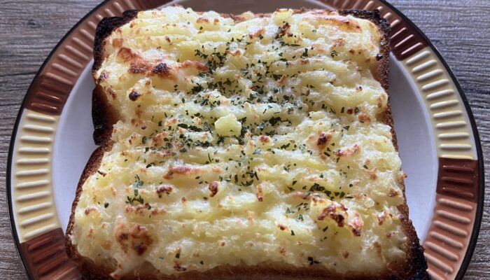 じゃがバタチーズトースト