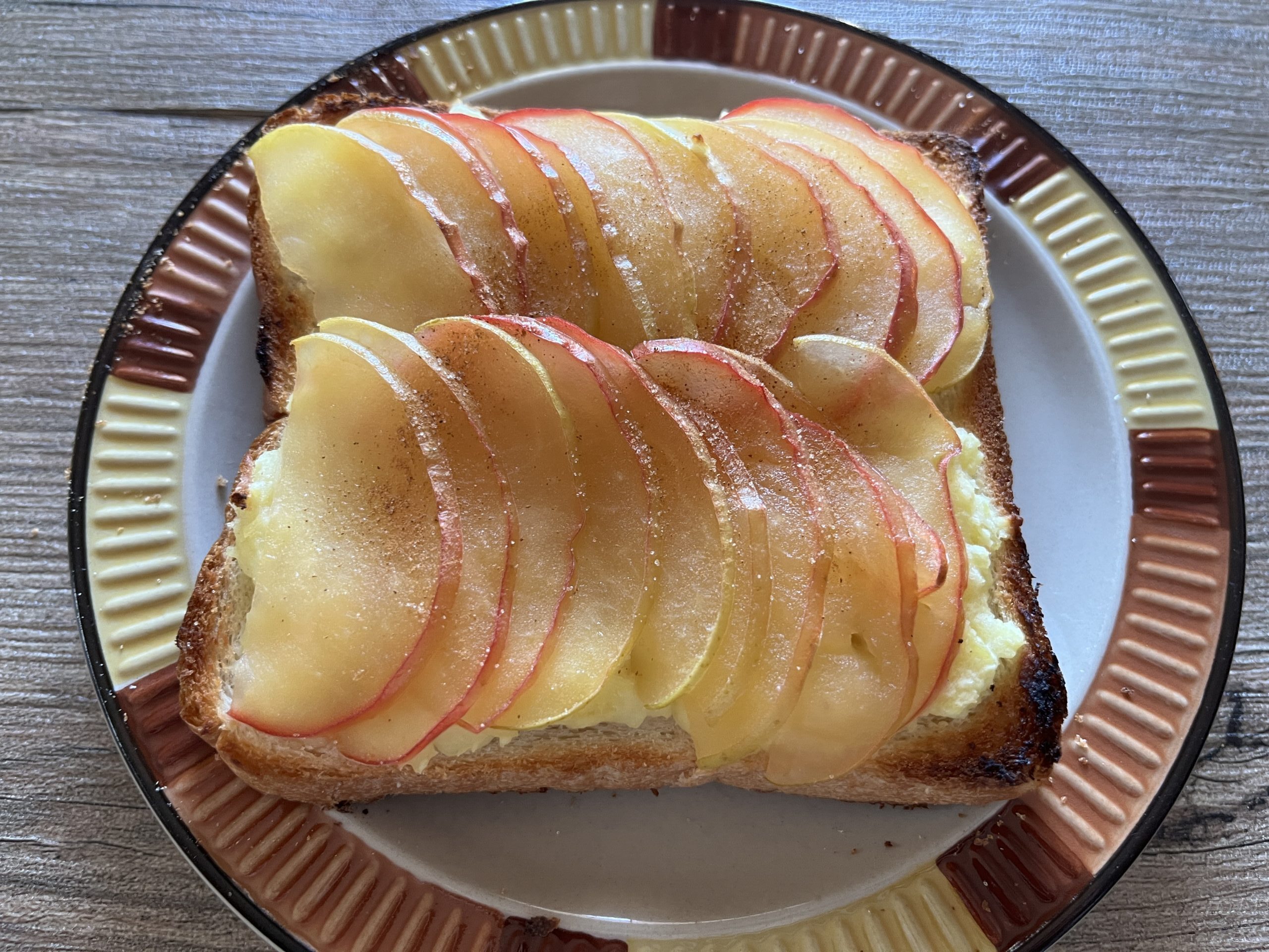 さつまいもとりんごのトースト