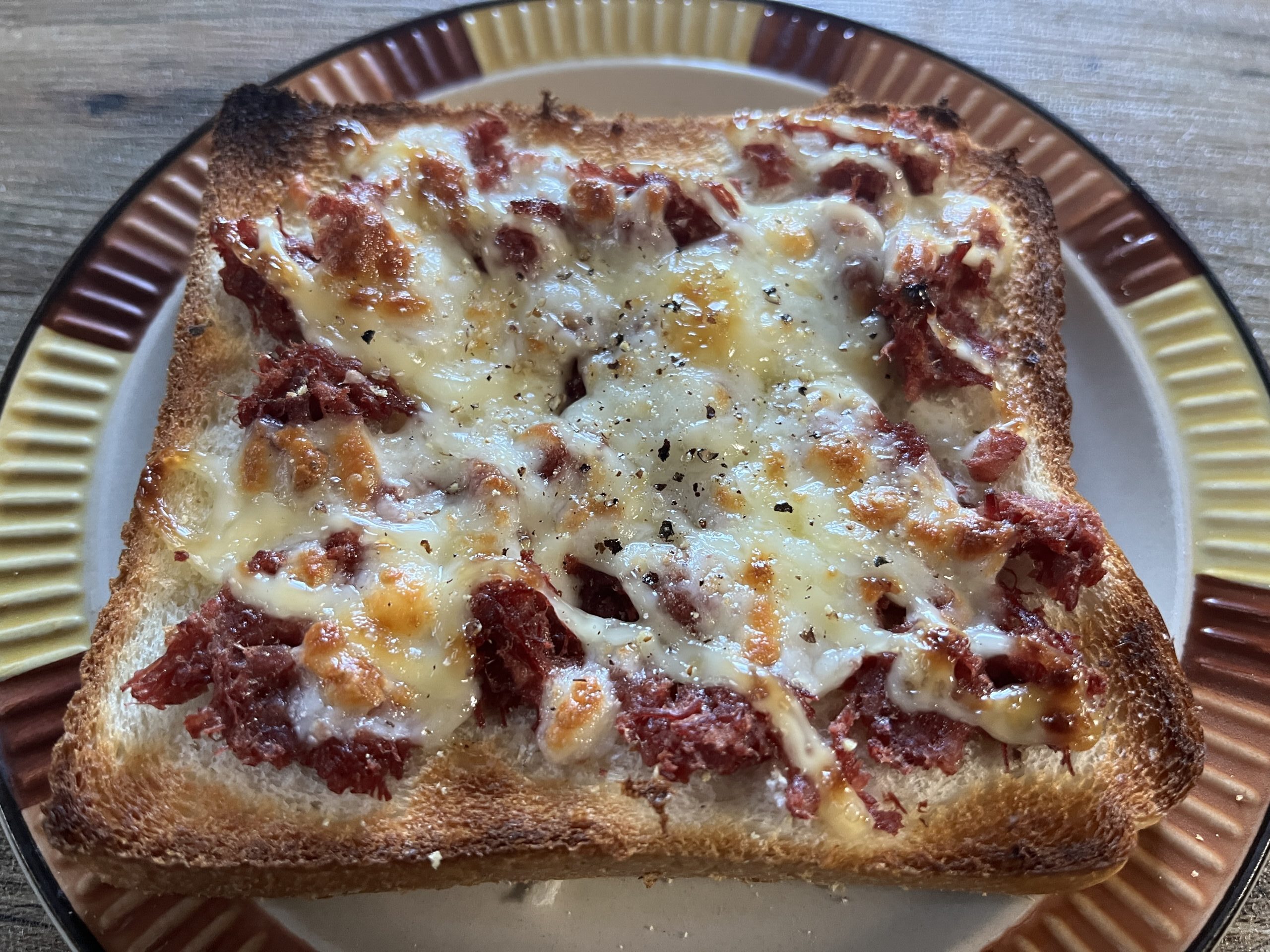 コンビーフのチーズトースト